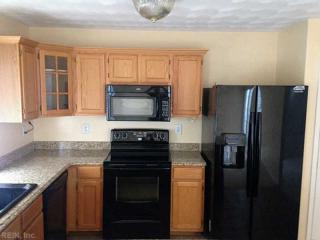 5473 Kiawah Ct, Virginia Beach VA  23462-1767 exterior