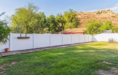 12624 Shayann Ln, Lakeside, CA 92040-4617
