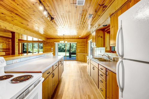 2717 Beaumont Ave, Waterford WI  53185-4933 exterior