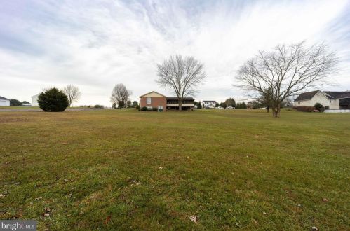 20 Gideon Ln, Falling Waters WV exterior