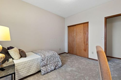 213 Pebble Creek Dr, Pataskala OH  43062-8945 exterior