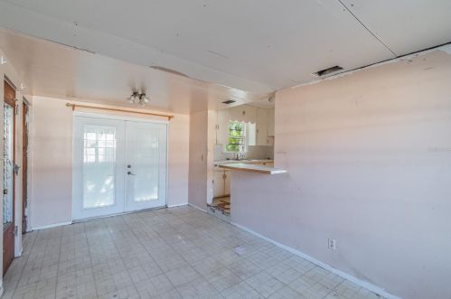 3234 9th Ave, Saint Petersburg, FL 33713-6510