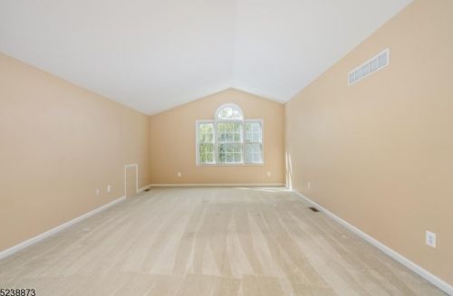 10 Providence Dr, Flemington NJ  08822-3447 exterior