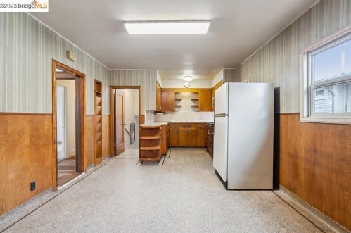 2615 67th Ave, Oakland CA  94605-2333 exterior