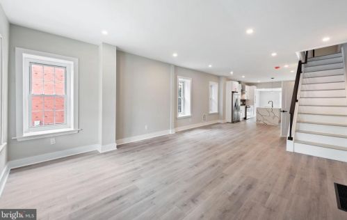 611 Hermitage St, Philadelphia, PA 19128-2605