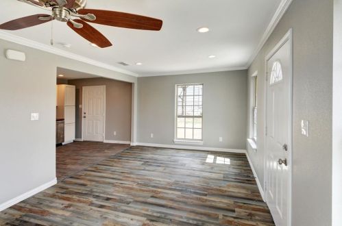 2403 Warwick Ave, Fort Worth TX  76106-7557 exterior