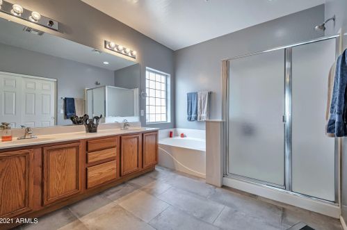 3383 Thornton Ave, Gilbert AZ 85297-5215 exterior