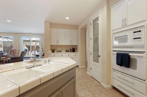 767 Red Barn Pl, Lathrop CA  95330-8975 exterior