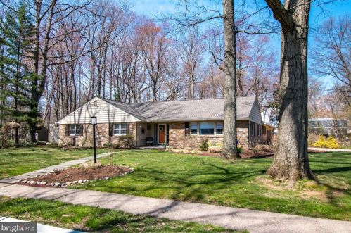 2001 Dogwood Ln, Wilmington, DE 19810-3606