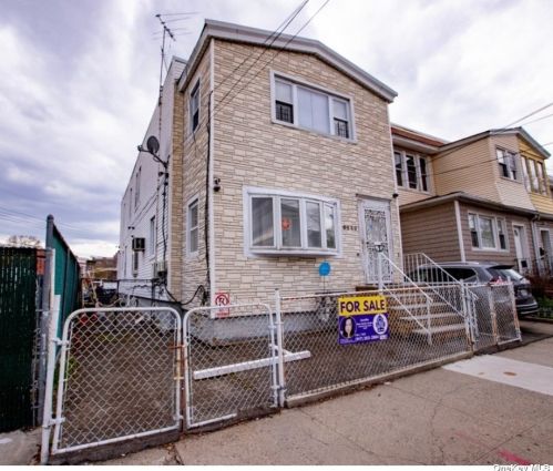 90-40 75th St, Jamaica, NY 11421-1049