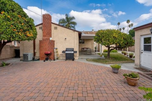 7850 Dacosta St, Downey CA 90240-3812 exterior