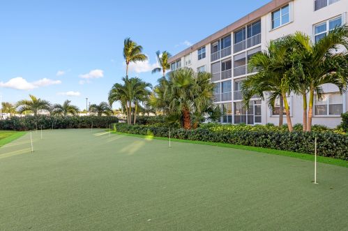 2012 Federal Hwy, Boynton Beach FL  33435-6963 exterior