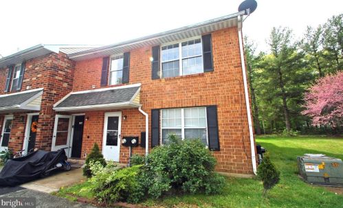 18 Clinton Ct, New Castle DE  19720-3873 exterior