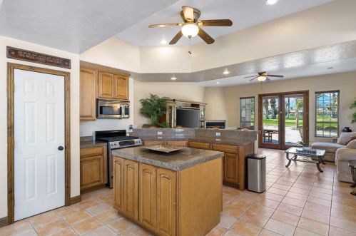 8680 Warwick Dr, Desert Hot Springs CA  92240-1172 exterior