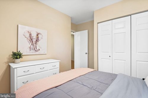 2314 Horseferry Ct, Herndon VA  20191-2718 exterior