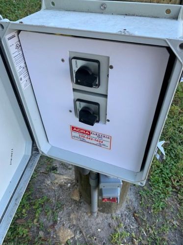 909 47th Ter, Cape Coral FL  33904-9000 exterior