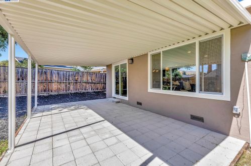 3877 Harbor St, West Pittsburg CA  94565-6137 exterior
