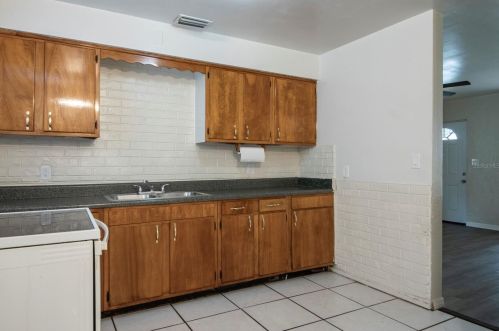 2355 35 St, Saint Petersburg FL  33713-3553 exterior