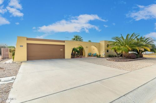 16610 Desert Holly Dr, Sun City, AZ 85351-1737