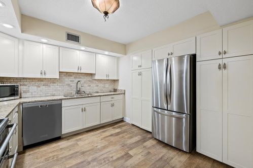 2806 46th Ave, Hollywood FL  33021-2928 exterior