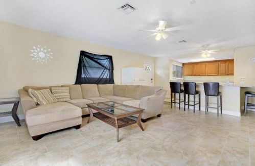 3943 4th Ave, Boca Raton FL  33431-5718 exterior