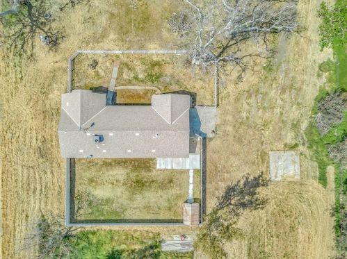 855 Mount Whitney Ave, Laton CA  93242-9724 exterior