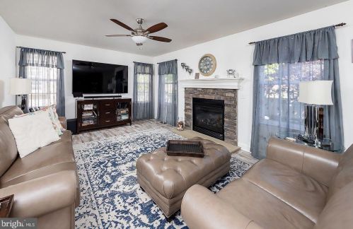44 Chestnut Hill Ct, Auburn NJ  08085-1251 exterior