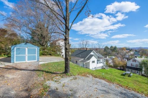 35 Harrison St, Wantage NJ  07461-2119 exterior