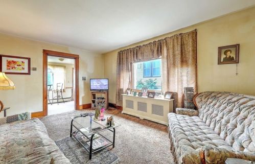 145 Urban Ave, North Providence RI  02904-4930 exterior