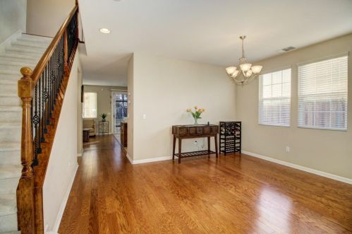 9872 Winkle Cir, Elk Grove CA  95757-6276 exterior