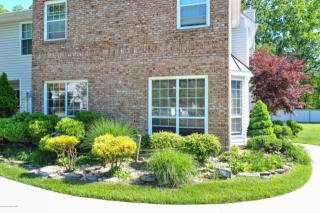 60 Foxwood Pl, Morganville, NJ 07751-1717