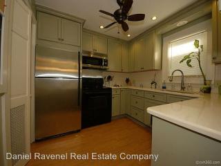 98 Queen St, Charleston SC  29401-2427 exterior