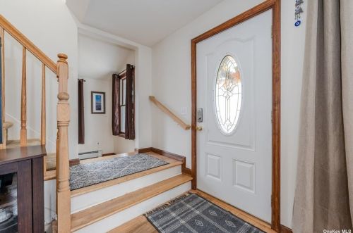 50 Totten Pl, Babylon NY  11702-2810 exterior