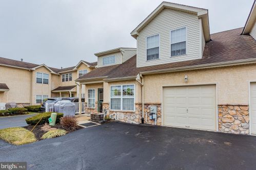 62 Stuart Dr, Norristown, PA 19401-6511