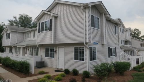 33 Hyde Ct, Bedminster, NJ 07921-1813