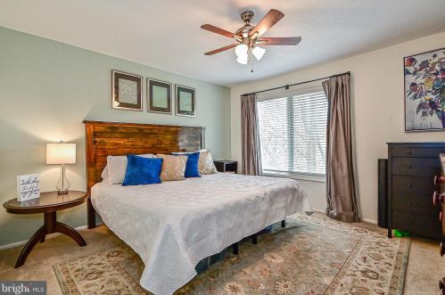 2414 Southgate Sq, Herndon VA  20191-1239 exterior