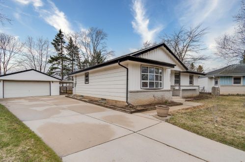 8824 Hustis Ct, Milwaukee, WI 53224-4731