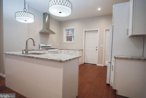 1054 Stuyvesant Ave, Trenton NJ  08618-4123 exterior