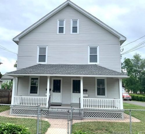 271 Oak St, Manchester, CT 06040-5565