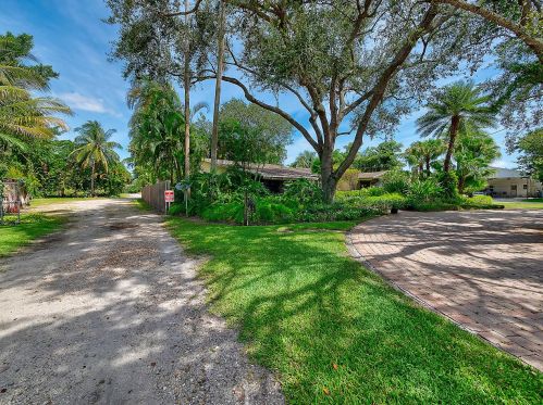 4919 Ridgewood Rd, Boynton Beach, FL 33436-6120