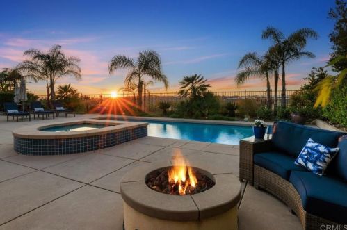 14596 Whispering Ridge Rd, San Diego, CA 92131-4263