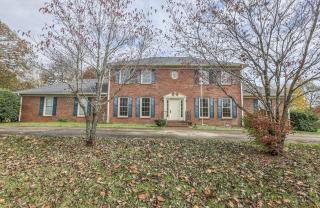 625 Hay Market Rd, Clarksville, TN 37043-5718