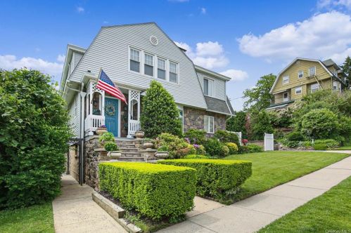 144 Mayflower Ave, New Rochelle, NY 10801-1611