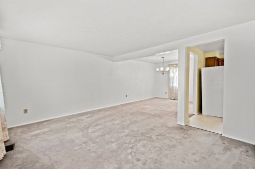 1220 Harvest Ct, Bridgeville, PA 15017-1108