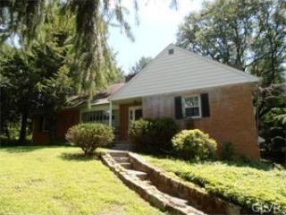 662 Pine Top Trl, Bethlehem, PA 18017-1833