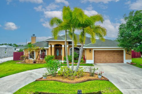 5338 Lamoore Ln, Fort Pierce, FL 34983-5334