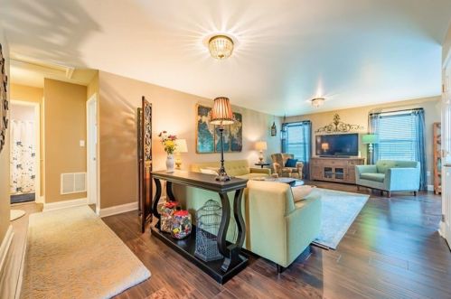 208 Rolling Hill Farm Dr, West Newton PA  15089-2809 exterior