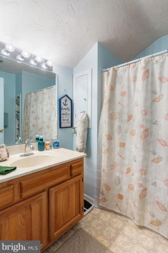 434 Deerfield Dr, Hanover PA  17331-5203 exterior