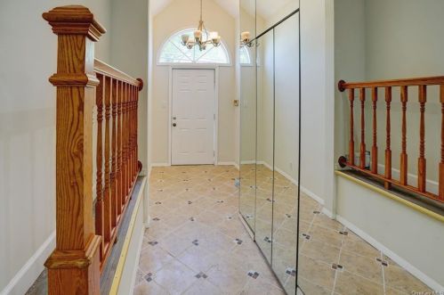 15 Ridgeway, White Plains NY  10605-3706 exterior