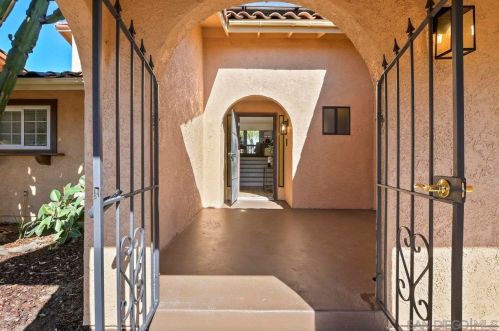 1171 Sunset Dr, Vista CA  92081-7407 exterior